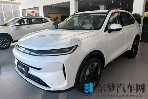 拉长轴距迫不得已，全新哈弗H6L设计挺新颖，15T动力有点不足？-1