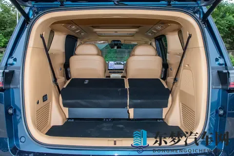 宜商宜家、全面均衡！试驾26款岚图梦想家，到底表现如何？-3