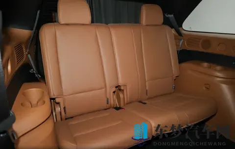 帕里斯帝：25T油混+进口品质，1000km续航，它凭什么卖30万？-2