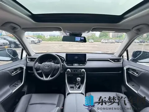 15万预算买燃油车，就看这三款，开十年还能卖5万-2