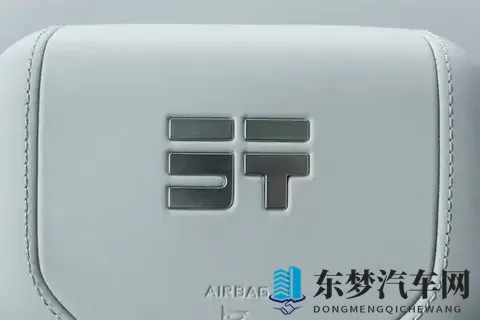 捷途纵横家G700：陆地上的速度与激情，水域中的无畏探险家-3