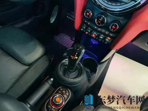 陈冠希与阿娇13分钟视频:陈冠希阿娇豪华跑车曝光,新能源汽车市场新动态引关注-2