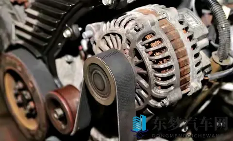 汽车原地怠速能给电瓶充电吗？答案的门道都在这！-1