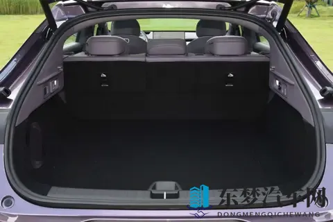 宏光MINIEV四门版长续航来袭，满电可跑301Km-1