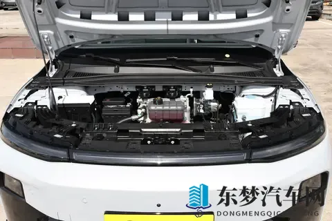 1198 万买纯电轿车，续航 650km 还带激光雷达？-3
