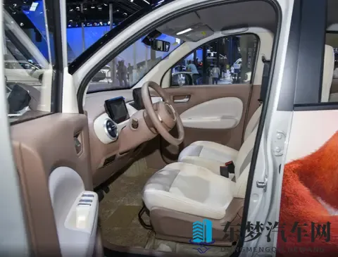 448万起售！745升超大空间，五菱宏光MINIEV只推荐最低配和顶配-1