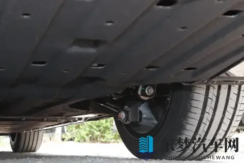 家庭选电车不纠结,10 万级零跑 B01 实用又靠谱!-1