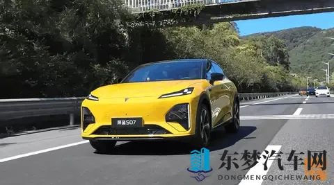 全系标配华为ADS4 SE，底盘驾控升级明显，全新深蓝S07真不错-1