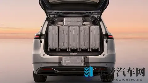 专治选择困难症!领克900 vs 深蓝S09,谁更适合家庭?-1