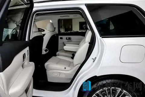 20万预算试了六座SUV,最终留在车位里的就是它-2