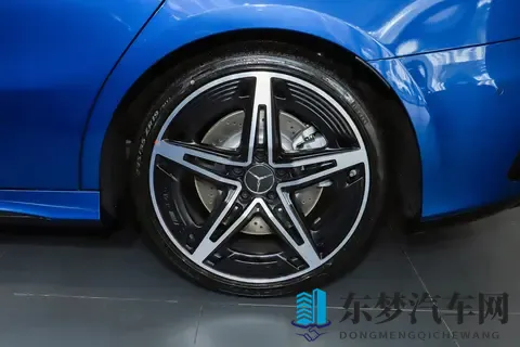 2025宽奔驰A级AMG新车选购指南 优缺点解读