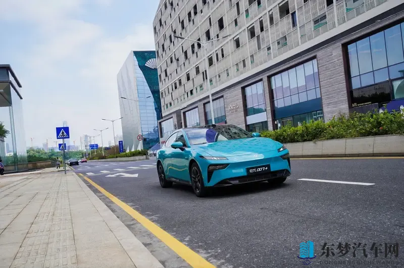 要砸SU7场子，四驱轿跑零百37秒，起步1399万-1