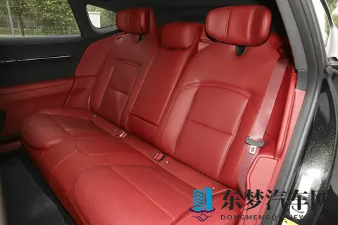 阿维塔12：多方面实力均衡，实用又全面，各方面都挑不出毛病