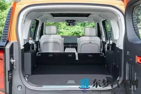 越野新选择！这款国产车，能当救命船用，还有华为鸿蒙系统-2