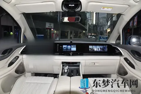 华为乾崑 ADS 4 ，350km 纯电续航，试驾26款岚图梦想家-2