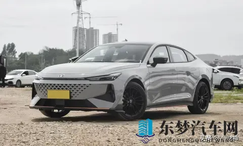 预算10万想买拉风钢炮轿车？这3台车性能、颜值、空间全都有！-2