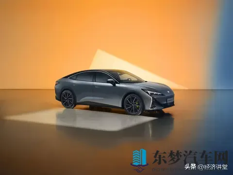 买比亚迪还是极狐阿尔法-2