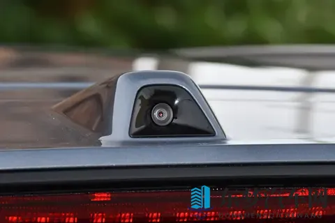 85万辆的底气！星越L五大豪华+金秋福利，燃油SUV闭眼选不踩坑​-1