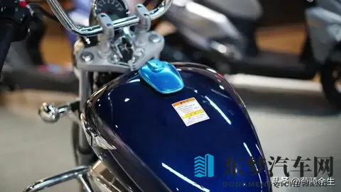 135万起！豪爵GZS150复古巡航实测：漆水堪比进口，续航碾压同级-2