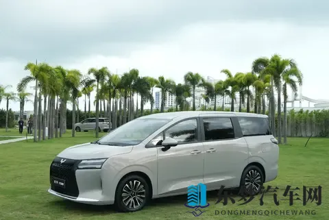 五菱星光730，能重塑，国民MPV市场格局吗。-3