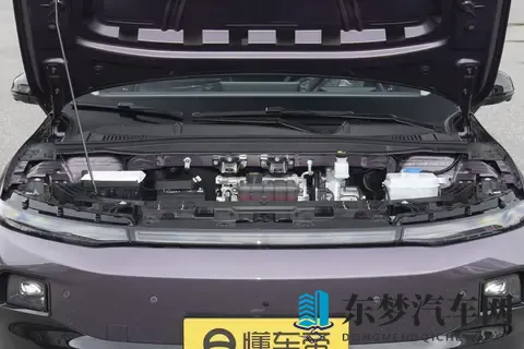 10万级家用轿车怎么选？零跑B01配激光雷达+8295芯片，香吗？-3