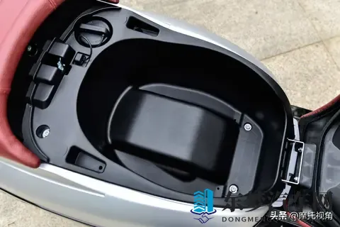 比150踏板还要便宜的250平踏板，该有的豪华配置却一样不少-1