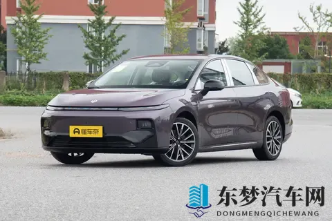 10万级家用轿车怎么选？零跑B01配激光雷达+8295芯片，香吗？-2