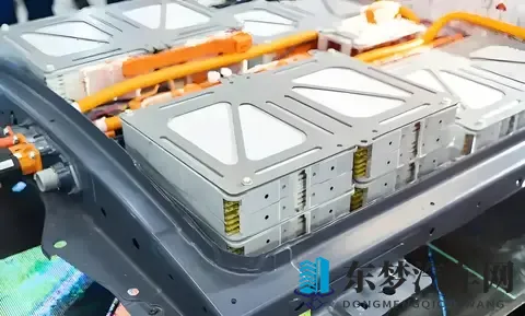 电池技术革新:磷酸锰铁锂与固态电池!谁是你的“终极芯脏”?-1