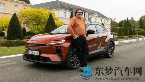 丰田加速电动化步伐,新款C-HR+首秀,设计与性能并重-1