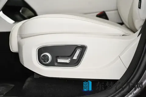 领克09限时优惠近3万，四驱+大六座，适合家用？-3