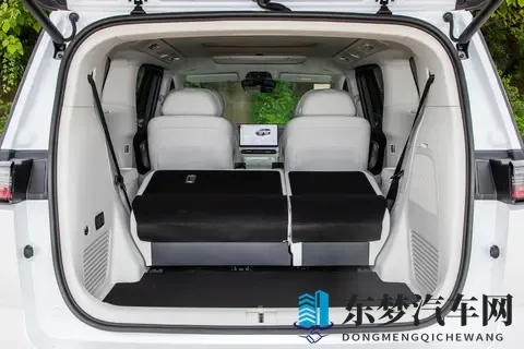 26款岚图梦想家：省心的MPV该这样选，多场景全能才叫真香-2