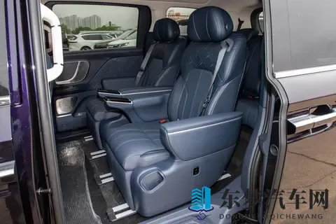 26款岚图梦想家，用细节说话，将用户需求做到极致-3