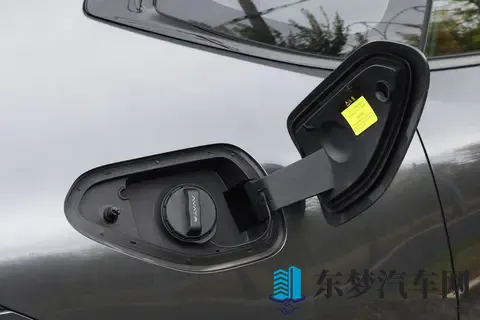 2026款阿维塔12四激光版上市：十项升级，重塑智能豪华新体验-3