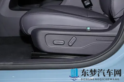 零跑B01激光雷达版，550km续航+激光雷达，售价1138万，值得一看