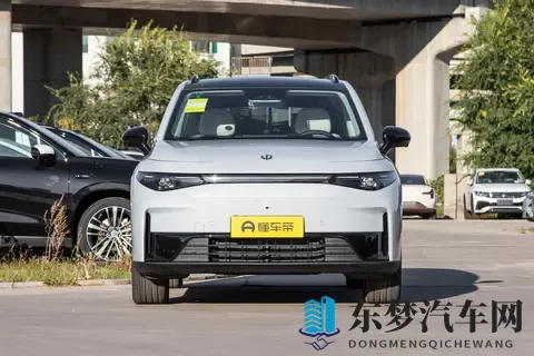 预算20万元以内，想买六座SUV？零跑C16值得一看！-2