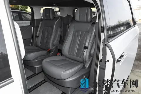 2026款别克GL8陆尊选购指南：哪款更适合你？-1