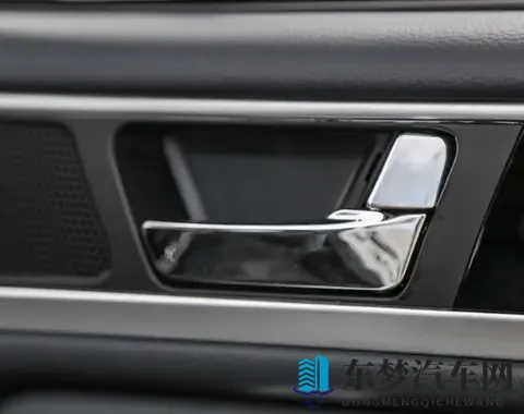 内门把手争议：特斯拉Model S起火车门无法打开，事故致五人死亡-2