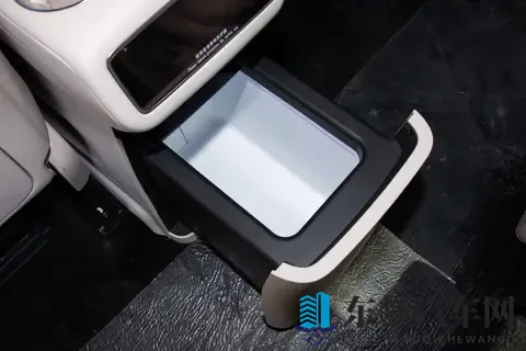 奇瑞“野心”偷偷藏不住！大型SUV卖1899万，外观内饰都像理想L9-1