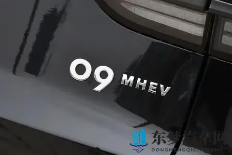 领克09四驱探索版：254马力+爱信8AT，配全时四驱，价格配置双杀-1