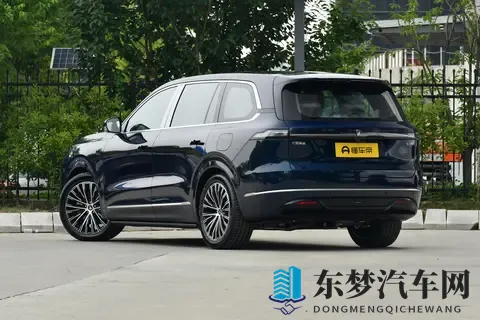 家庭出行就选深蓝S09，空间大、配置高、动力强，性价比还超高！-2