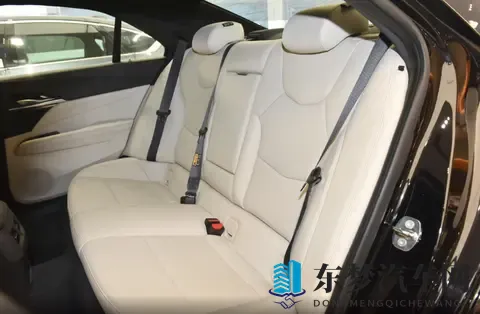 设计老套配置过时，凯迪拉克CT4能坚守多久，四款配置怎么选合适-3