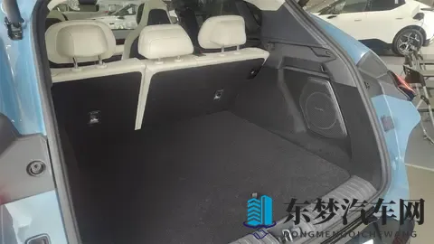 独立试驾新款领克08 EM-P简试：配置大改_价格下调，转向务实路线-1