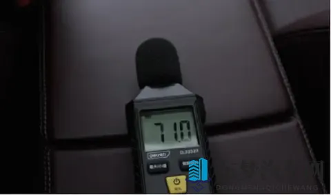 双人床上剧烈运动打扑克：智能驾驶升级，新能源汽车销量翻倍，汽车服务新亮点