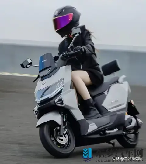 130km续航vs52km时速，绿驹曜影和普通踏板车谁更香？-1