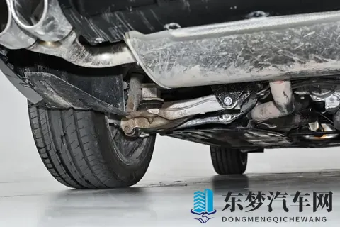 领克09四驱探索版上市，颠覆燃油SUV认知，打造全能座驾-1