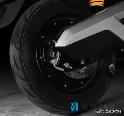 130km续航vs52km时速，绿驹曜影和普通踏板车谁更香？-2