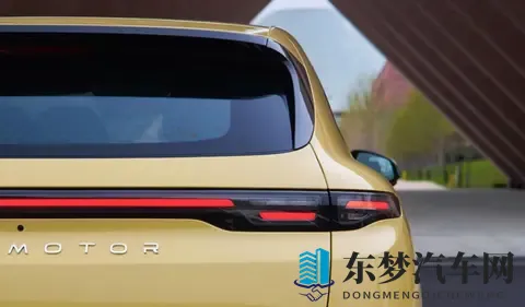 无框玻璃+翻毛皮+大床模式,零跑Lafa5内饰首曝,够运动还实用-3