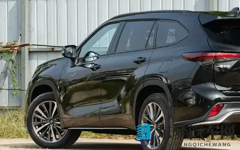 没买车先等等！丰田高颜值SUV降价了，从2848W跌到1998W-1