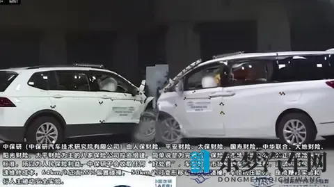 黄3.03：城市出行新色彩,安全与美学的完美融合