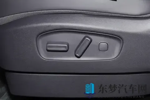 家用六座车选MPV还是SUV？亲测零跑C16，这才是适合的选择